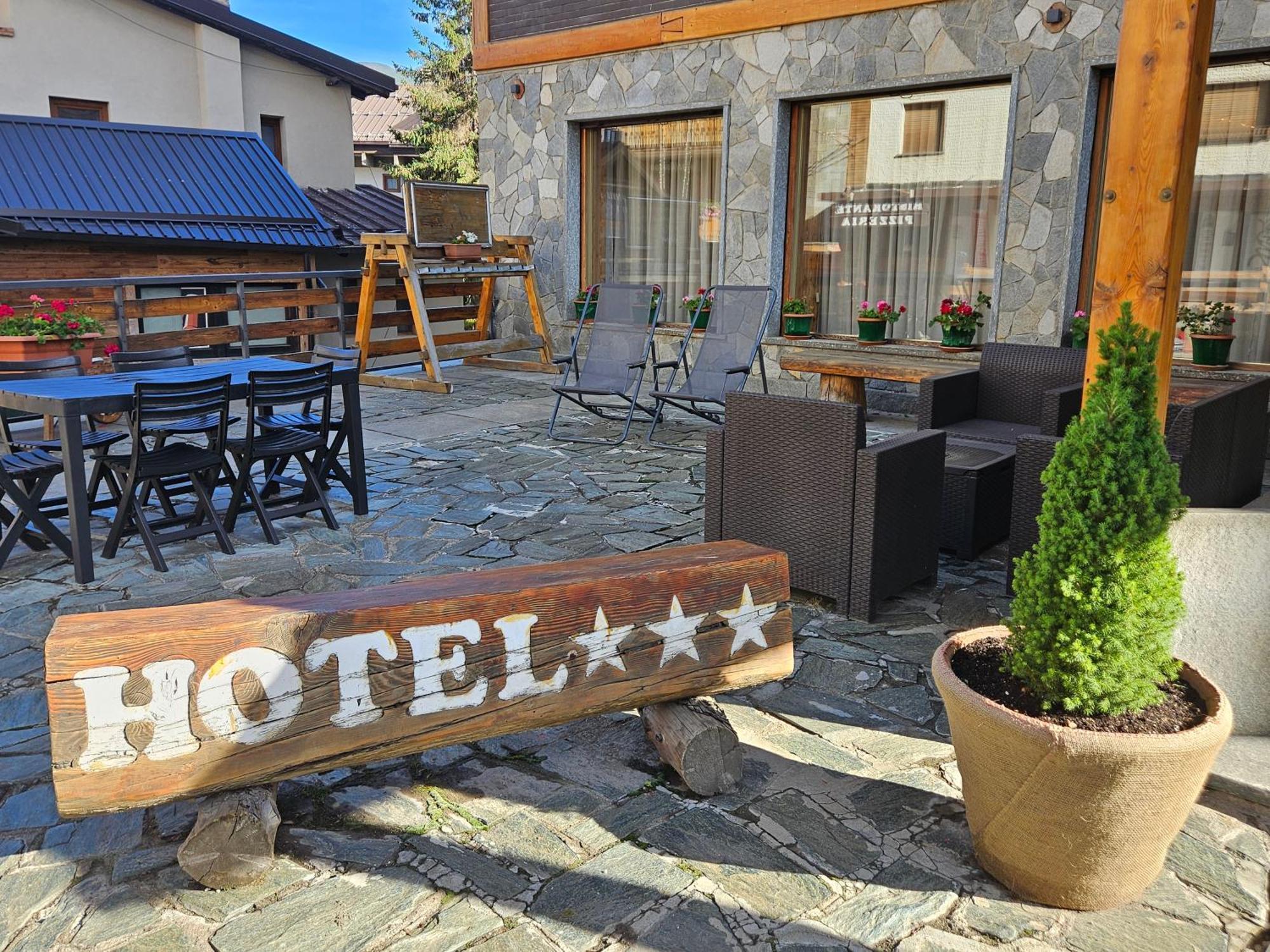 Hotel Holiday Debili Oulx Exteriér fotografie